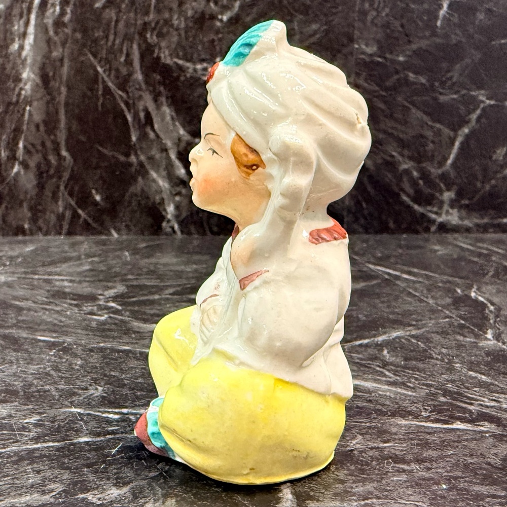 Genie Salt & Pepper Shakers - Picture 5 of 16